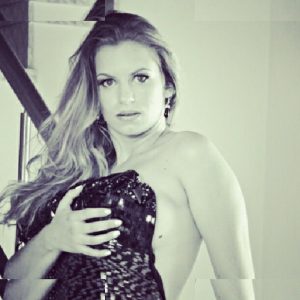 Julia Garcia - Image 56