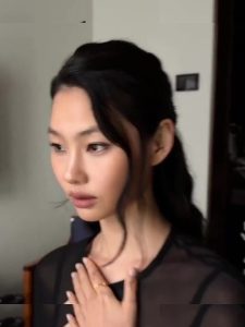 Jung Ho-yeon - Image 11