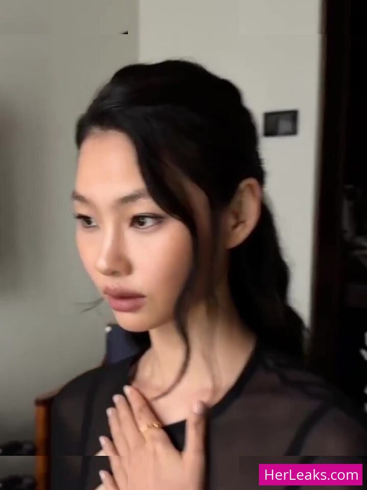 Jung Ho-yeon - Image 11