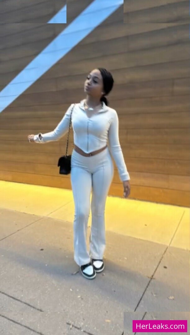 Lexi Vee - Image 3