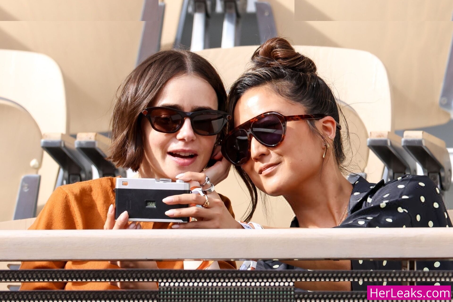 Lily Collins - Image 37