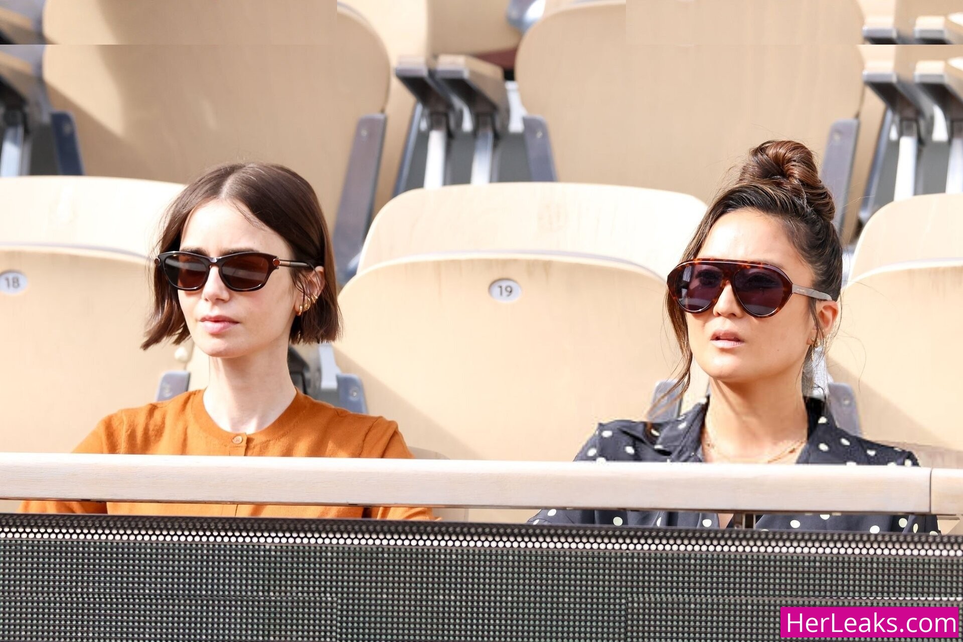 Lily Collins - Image 35