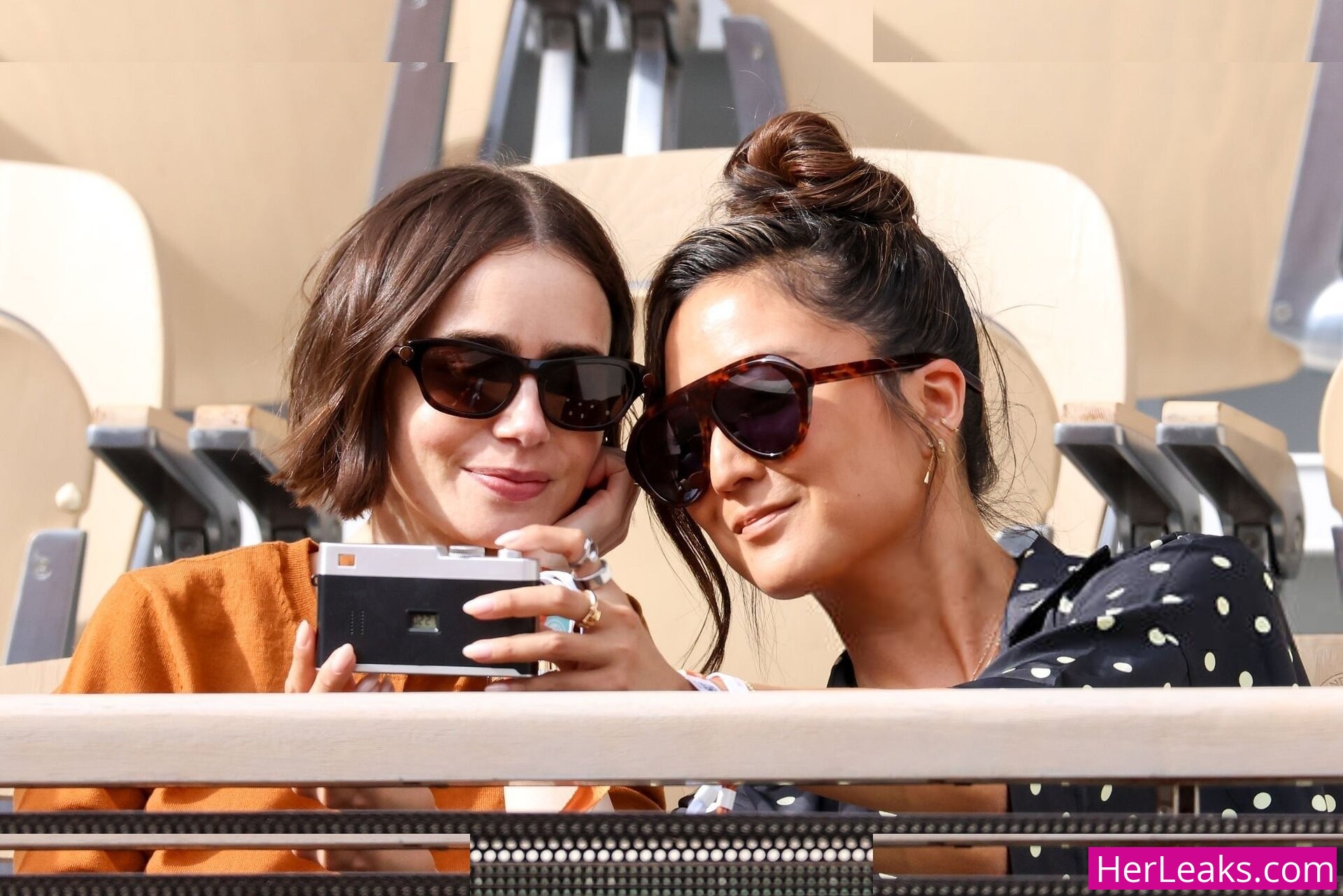 Lily Collins - Image 33