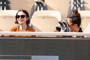 Lily Collins - Image 30