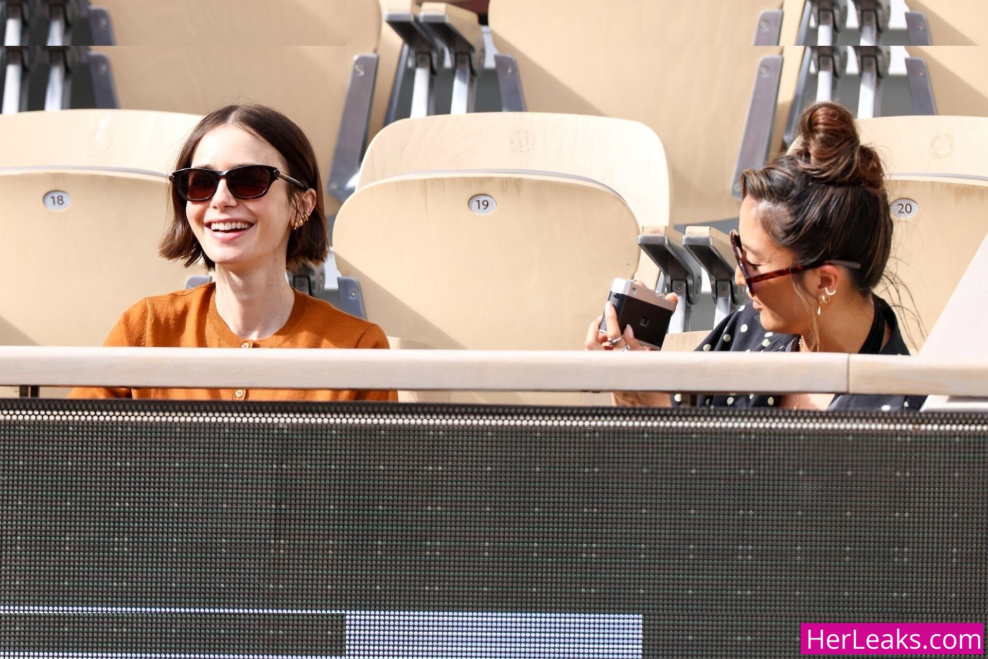 Lily Collins - Image 30