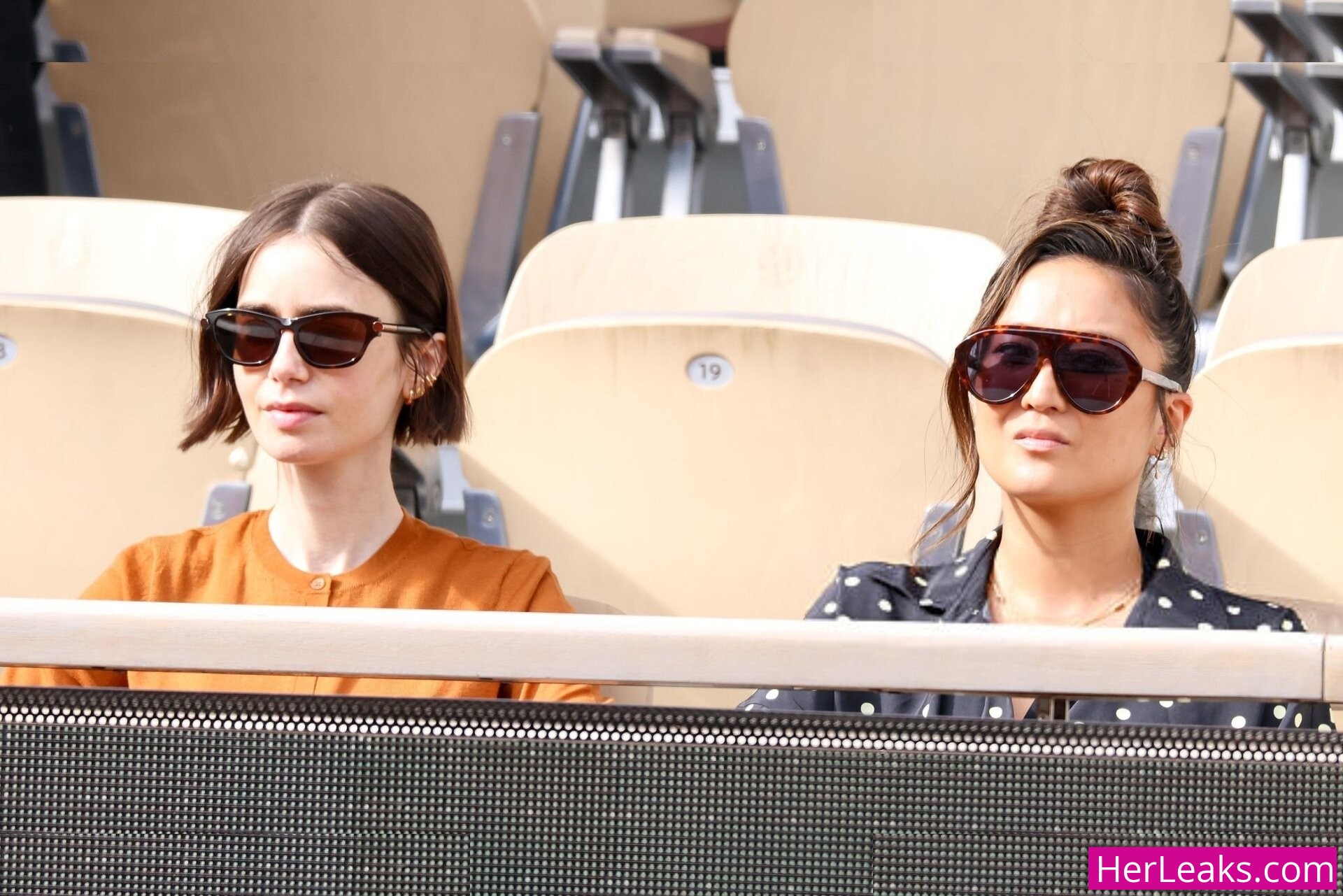 Lily Collins - Image 28