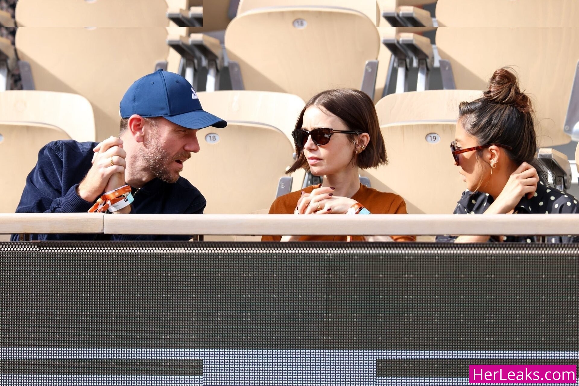 Lily Collins - Image 14