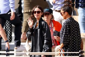 Lily Collins - Image 11