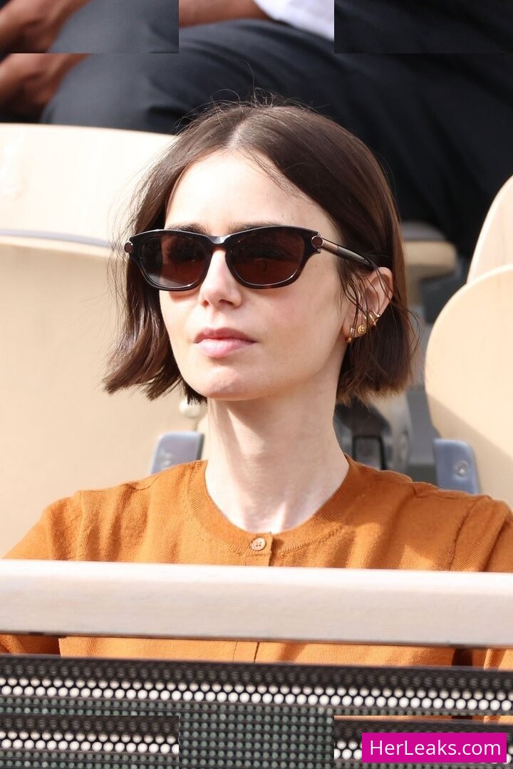 Lily Collins - Image 7