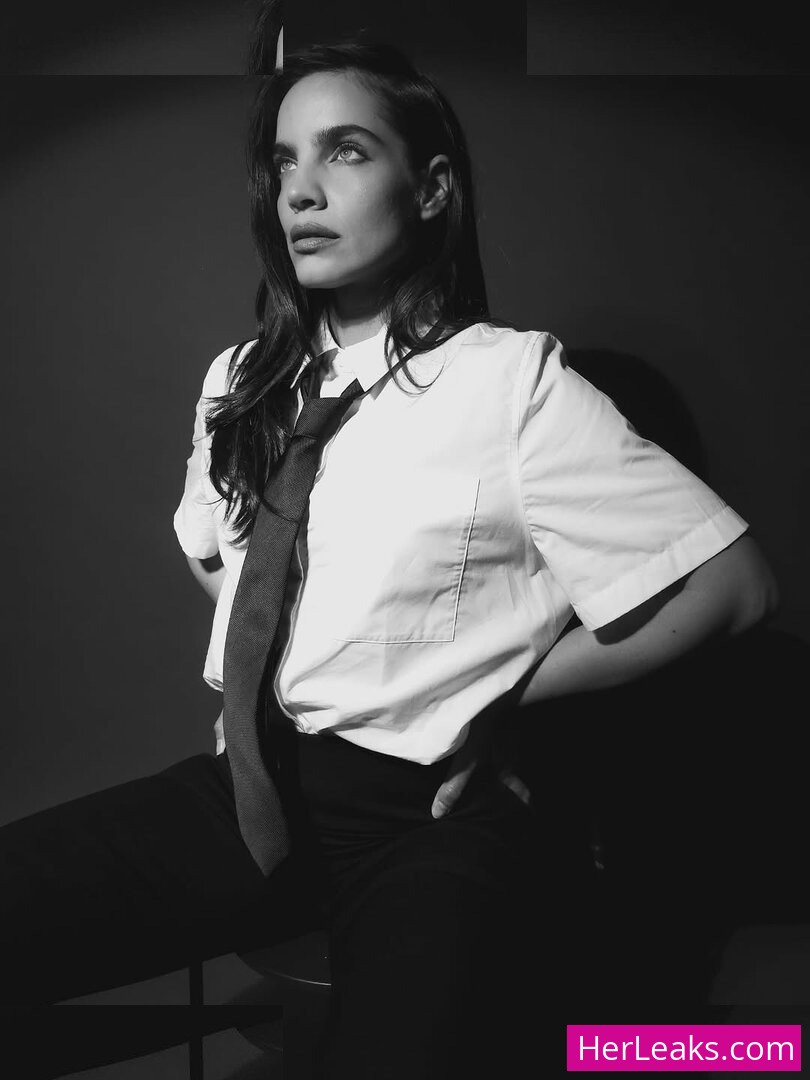 Maria Gabriela De Faria - Image 56