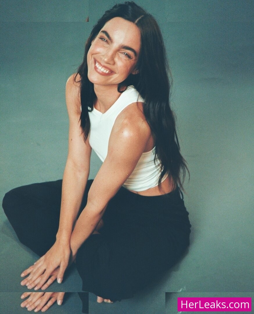 Maria Gabriela De Faria - Image 22