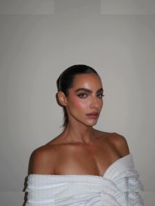 Maria Gabriela De Faria - Image 11