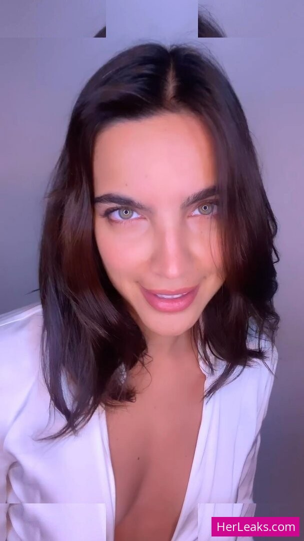 Maria Gabriela De Faria - Image 4