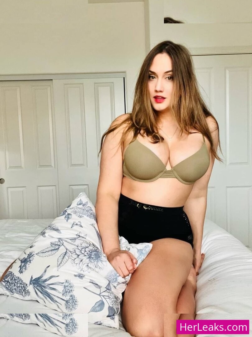 Naomi Kyle - Image 60