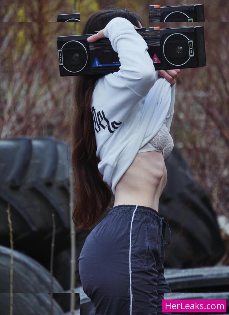 Naya Dickson - Image 64