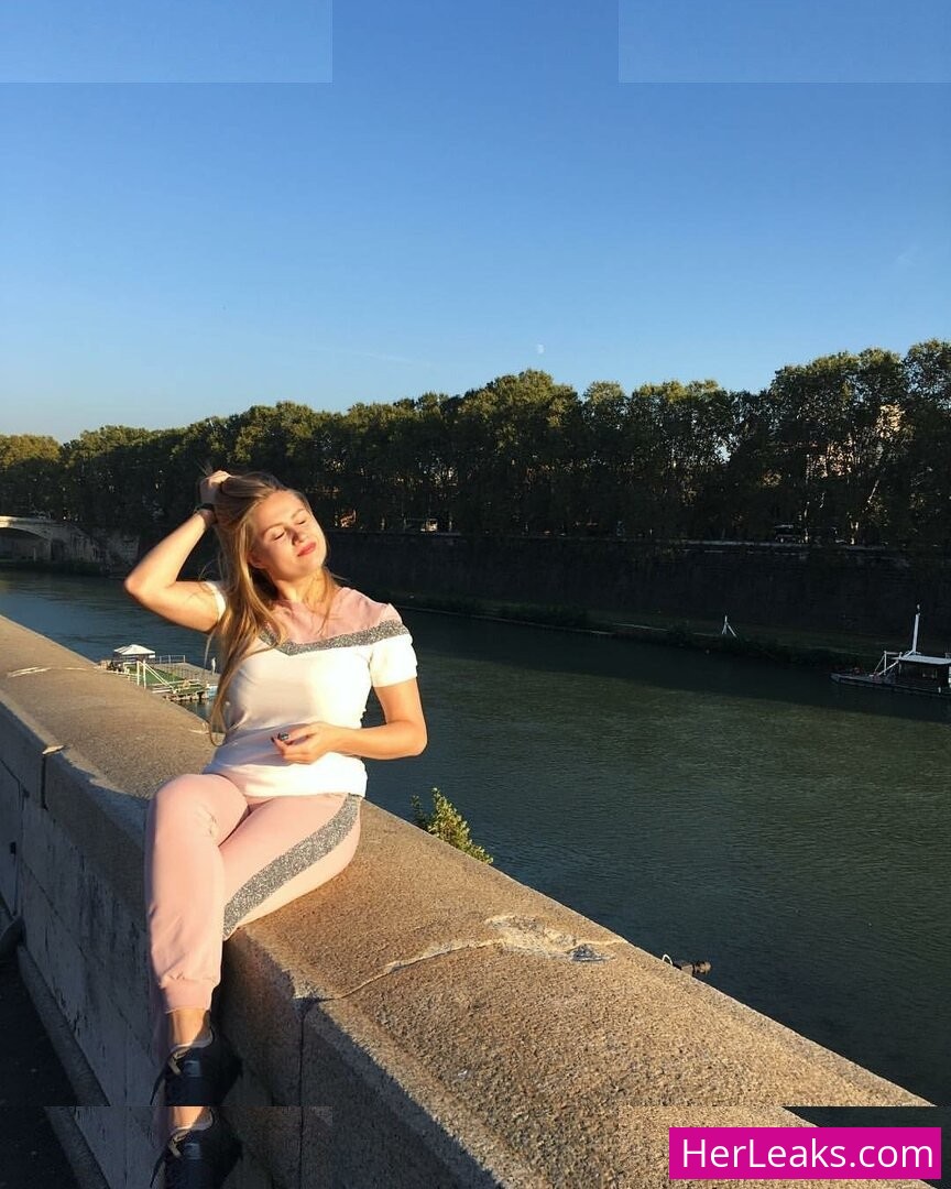 Olga Velichko - Image 22