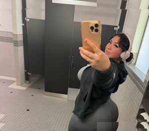 prettymontsy - Image 2