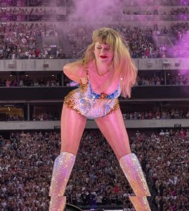 Taylor Swift - Image 100