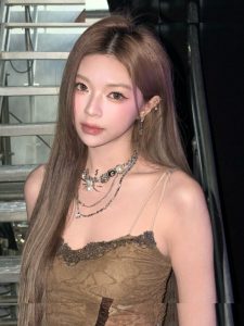 Elyn Leong - Image 183