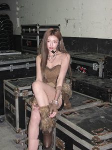 Elyn Leong - Image 182