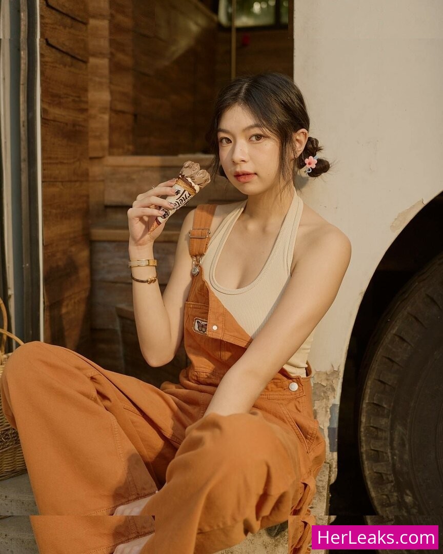 Elyn Leong - Image 175