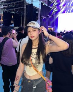Elyn Leong - Image 172
