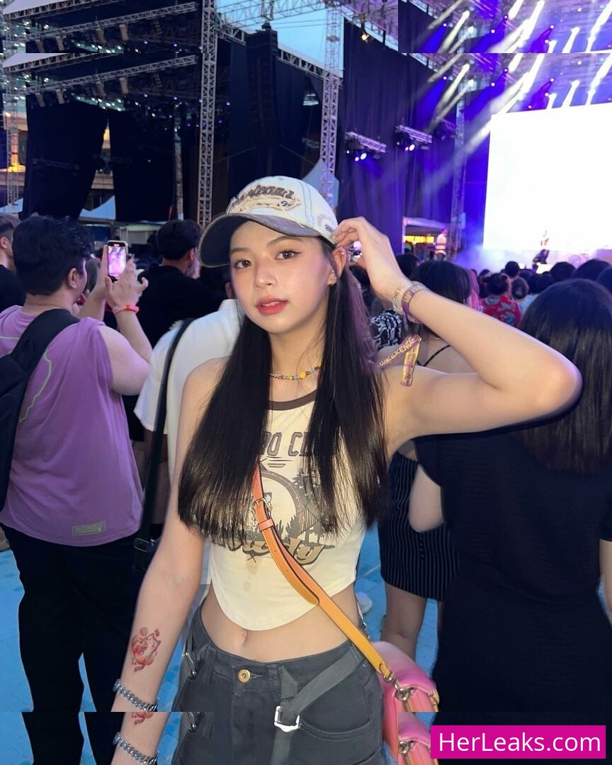 Elyn Leong - Image 172