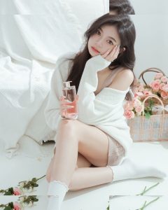 Elyn Leong - Image 166