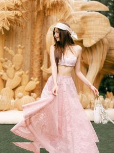 Elyn Leong - Image 157