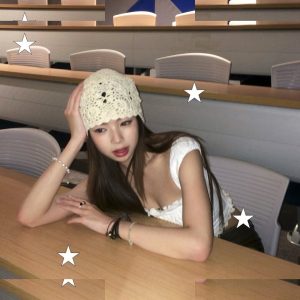 Elyn Leong - Image 154