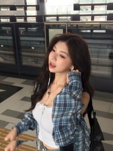 Elyn Leong - Image 138