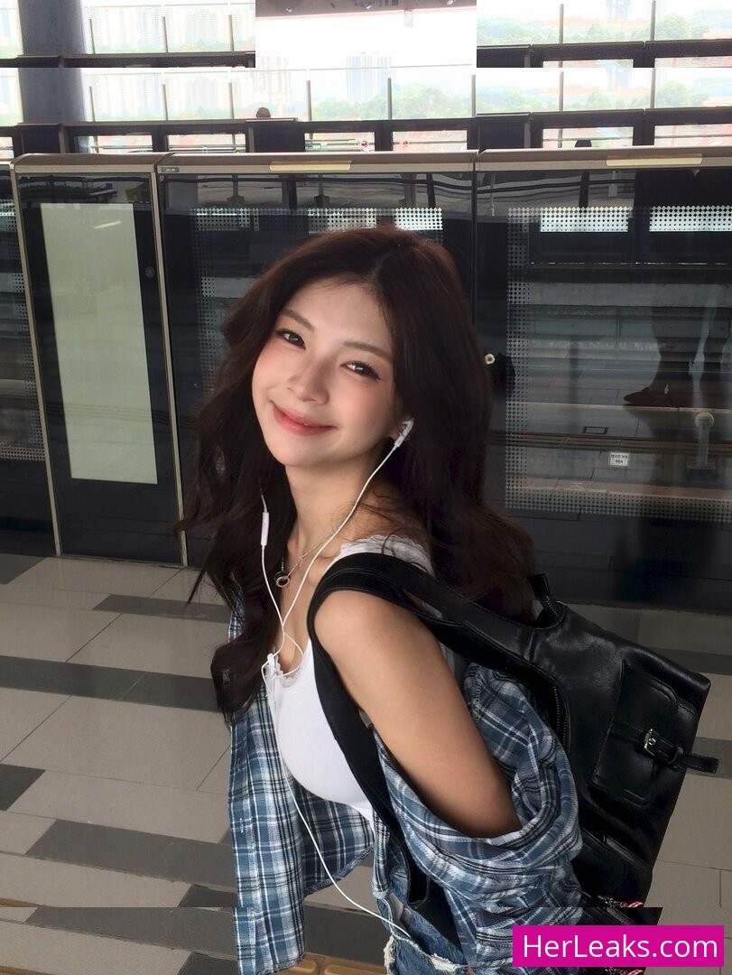 Elyn Leong - Image 136