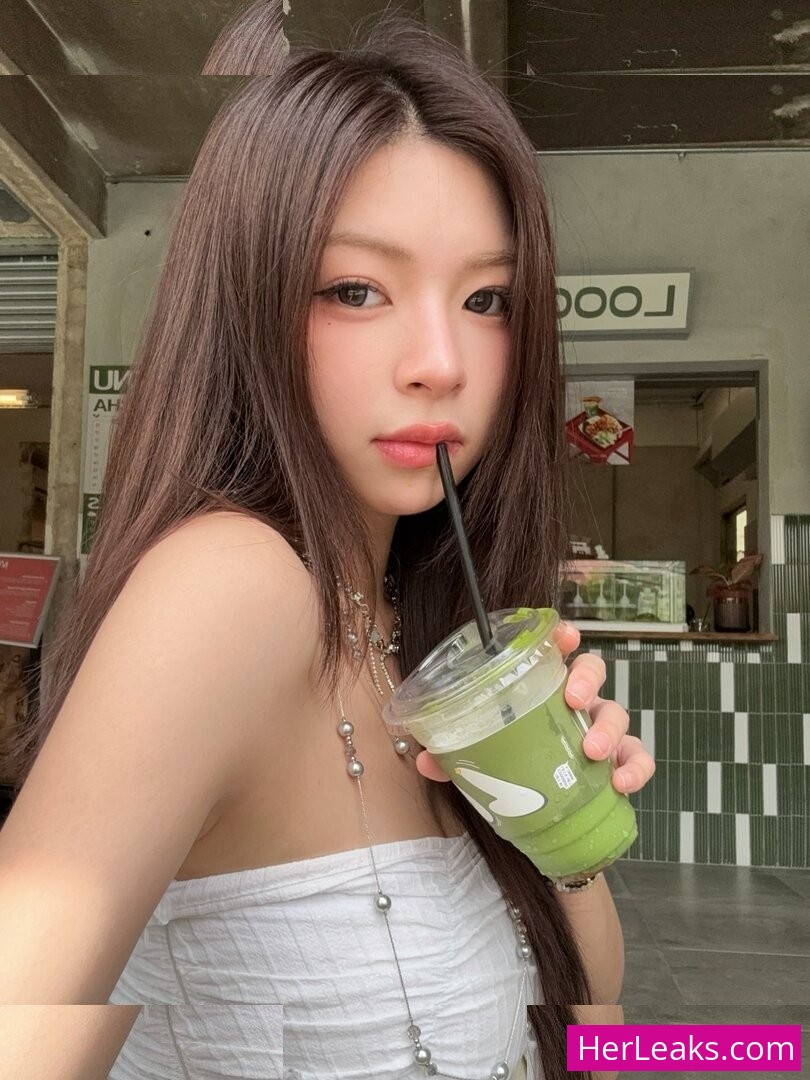 Elyn Leong - Image 135