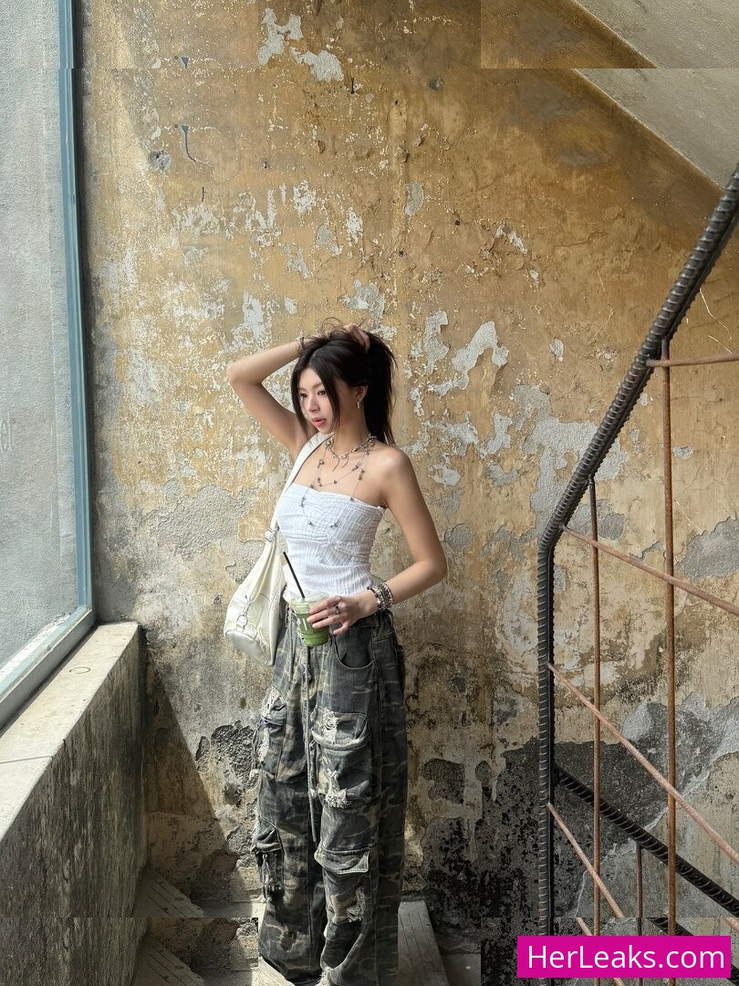 Elyn Leong - Image 133