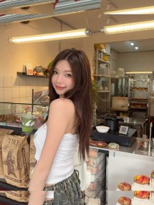 Elyn Leong - Image 131
