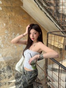 Elyn Leong - Image 130