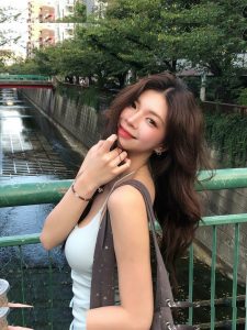 Elyn Leong - Image 117