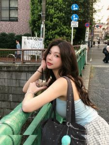 Elyn Leong - Image 116