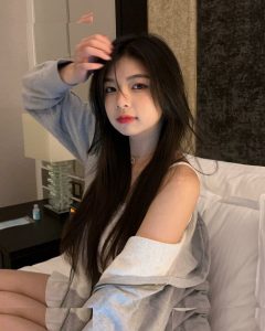 Elyn Leong - Image 102