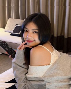 Elyn Leong - Image 100