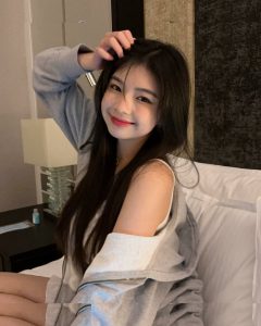 Elyn Leong - Image 99