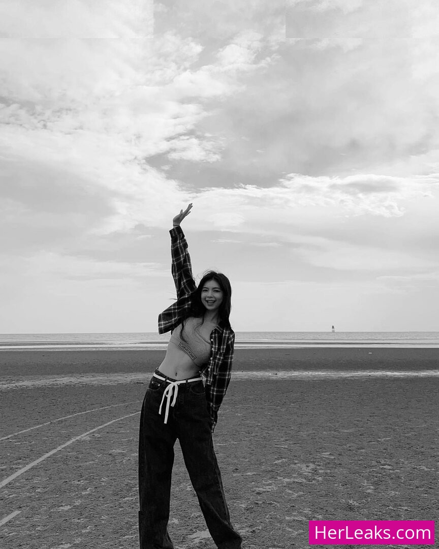 Elyn Leong - Image 97