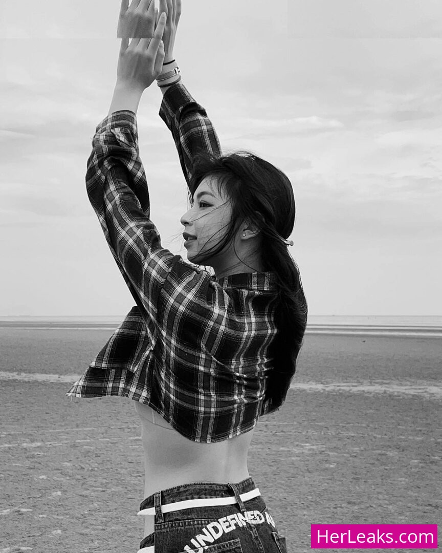 Elyn Leong - Image 96