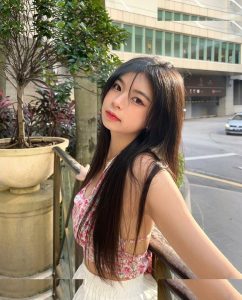 Elyn Leong - Image 93