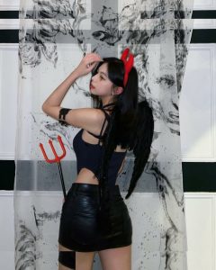 Elyn Leong - Image 84