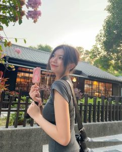 Elyn Leong - Image 80