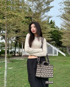 Elyn Leong - Image 73