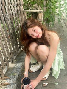 Elyn Leong - Image 62