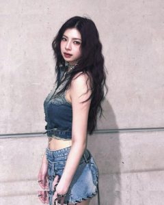 Elyn Leong - Image 60