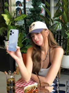 Elyn Leong - Image 39